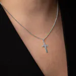 Anhänger Kreuz gesandelt/glanz/diam. , Weißgold 333 / 8K, Höhe 18 mm, Gewicht ca. 0,58 g