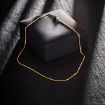 Goldkette als Panzerstegkette in Gelbgold 333 / 8K, 42 cm lang, 1,9 mm breit, Gewicht ca. 3 g.