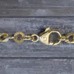 Goldkette als Figarokette diamantiert in Gelbgold 333 / 8K, 80 cm lang, 4,3 mm breit, Gewicht ca. 29.3 g.