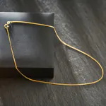 Goldkette als Panzerkette flach in Gelbgold 585 / 14K, 65 cm lang, 1,6 mm breit, Gewicht ca. 5.3 g.