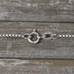 Goldkette als Venezianerkette in Weißgold 375 / 9K, 55 cm lang, 1,2 mm breit, Gewicht ca. 5.1 g.