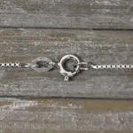 Goldkette als Venezianerkette in Weißgold 375 / 9K, 50 cm lang, 0,9 mm breit, Gewicht ca. 3 g.