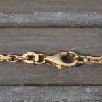 Goldkette als Ankerkette diamantiert in Gelbgold 750 / 18K, 50 cm lang, 2 mm breit, Gewicht ca. 12.8 g.