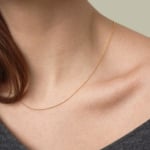 Goldkette als Ankerkette rund in Gelbgold 750 / 18K, 40 cm lang, 0,8 mm breit, Gewicht ca. 1.1 g.