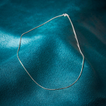 Goldkette als Schlangenkette diamantiert Weißgold 585 / 14K, 42 cm lang, 0,9 mm breit, Gewicht ca. 3.9 g.
